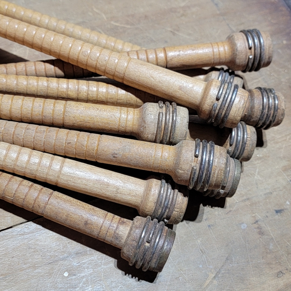 Bundle Lot Of 10 Vintage Wooden Quill Bobbins - Textile Mill - Sewing - Thread - Picture 4 of 5